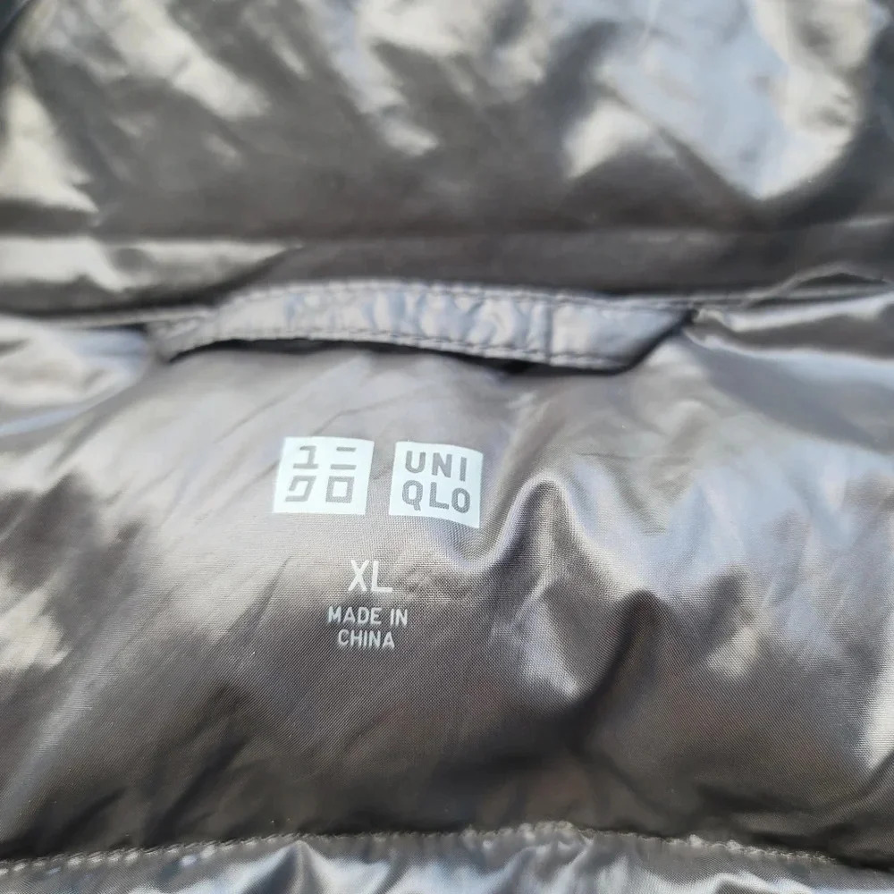 UNI QLO Zip Front Puffer Vest Pockets Charcoal Gray Soft Down XL Outdoor Winter - Picture 3 of 8